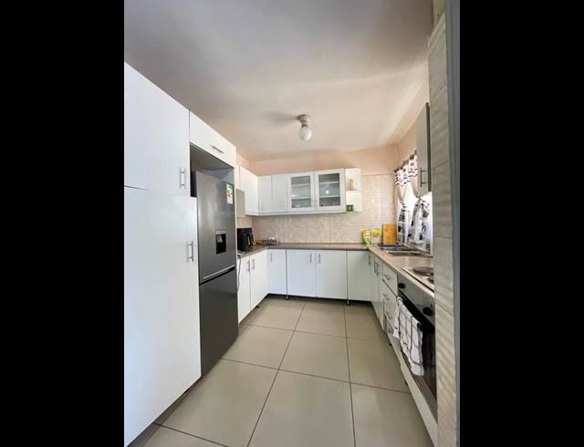 3 BEDROOM APARTMENT FOR SALE IN MONTCLAIR